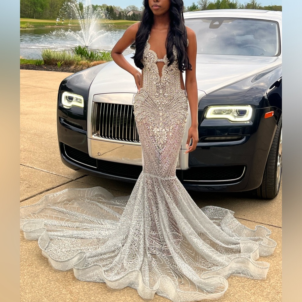 SILVER 2024 PROM DRESS